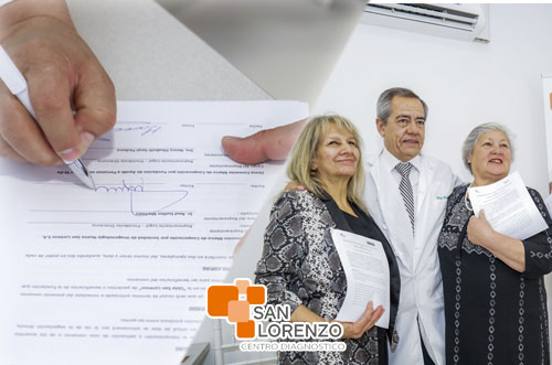 Raúl guiñez junto a presidentas de fundaciones Vi-Da y nueva Vida